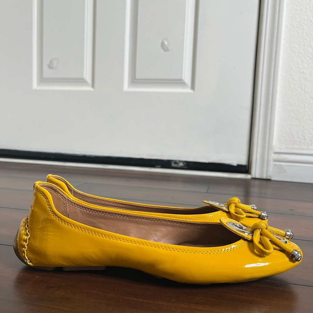 New Elie Tahari Yellow Patent Leather Ballet Driver Flats Bow Sz 38 Fits like 8 - Picture 2 of 12